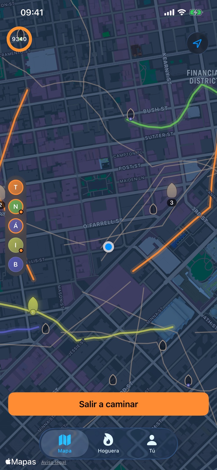 El mapa de Lume con los paseos de una hoguera: cada recorrido del color de quien lo anduvo y una columna de caras en el lateral